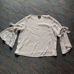 Striped flare sleeve shirt